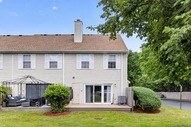 31 Burnett Way, Washingtonville, NY 10992