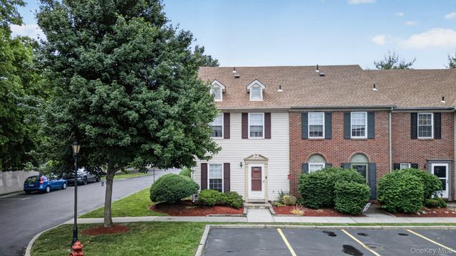 31 Burnett Way, Washingtonville, NY 10992
