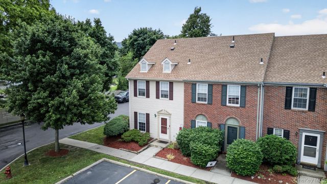 31 Burnett Way, Washingtonville, NY 10992