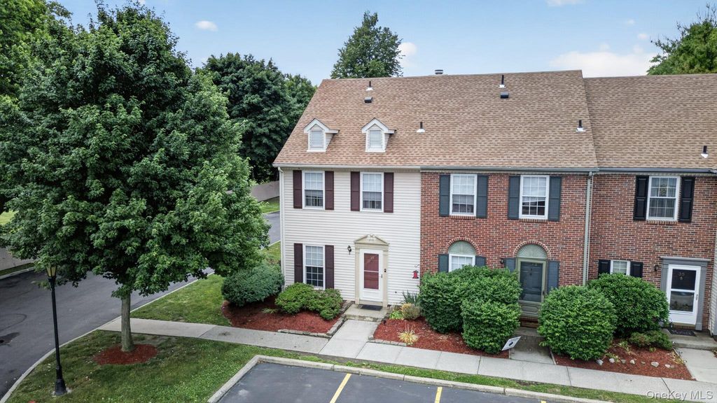 31 Burnett Way, Washingtonville, NY 10992