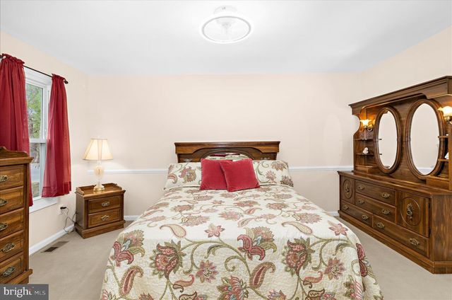 2450 SHAWNEE LN, Waldorf, MD 20601