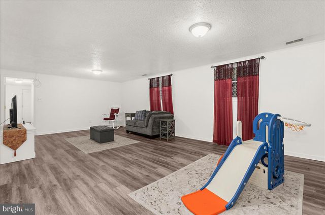 2450 SHAWNEE LN, Waldorf, MD 20601