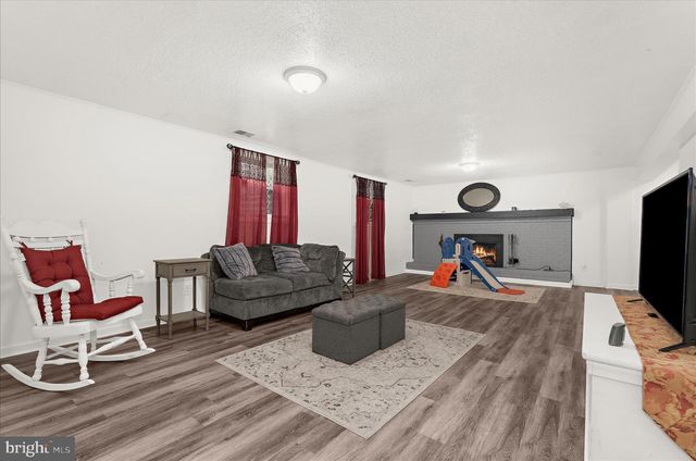 2450 SHAWNEE LN, Waldorf, MD 20601