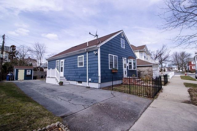 239 Conduit St, New Bedford, MA 02745