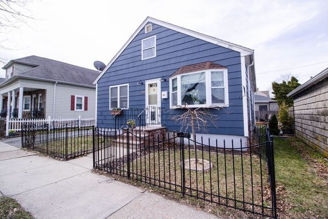 239 Conduit St, New Bedford, MA 02745