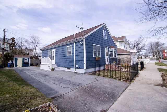 239 Conduit St, New Bedford, MA 02745