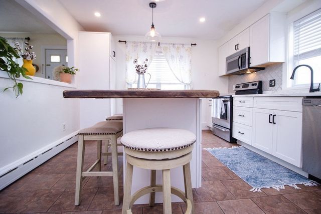 239 Conduit St, New Bedford, MA 02745