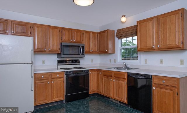 755 ROBIN HILL CIR, York, PA 17404