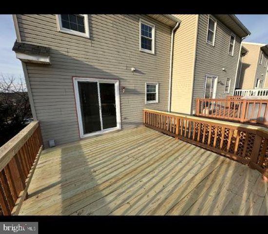 755 ROBIN HILL CIR, York, PA 17404