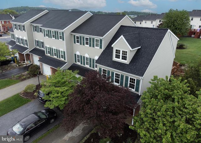 755 ROBIN HILL CIR, York, PA 17404