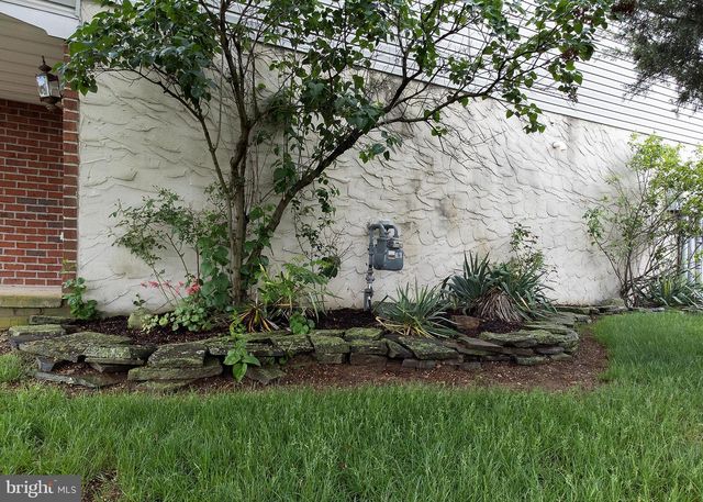 755 ROBIN HILL CIR, York, PA 17404