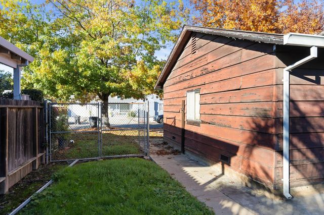 3330 Potter Ln, Sacramento, CA 95821