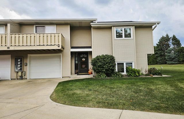 6440 S Crabapple COURT #4, Oak Creek, WI 53154