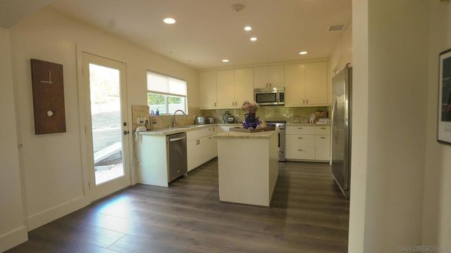 5576 Caminito Herminia, La Jolla, CA 92037