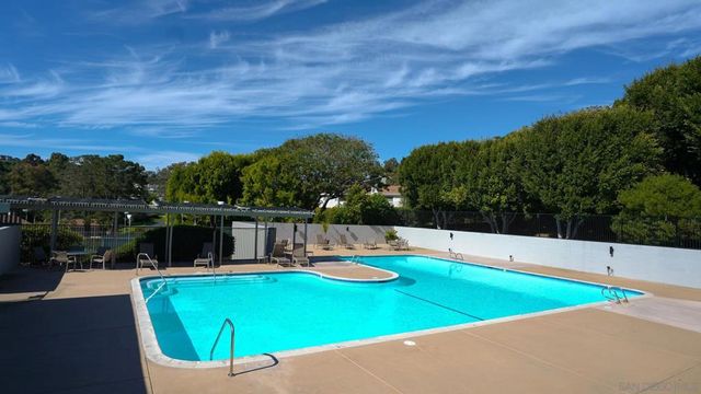 5576 Caminito Herminia, La Jolla, CA 92037