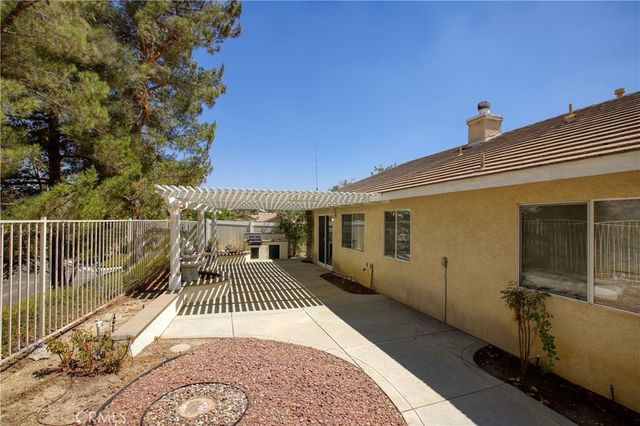 19707 Skyview Court, Canyon Country, CA 91351