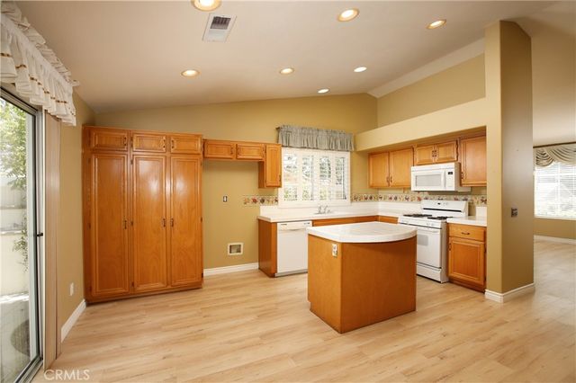 19707 Skyview Court, Canyon Country, CA 91351