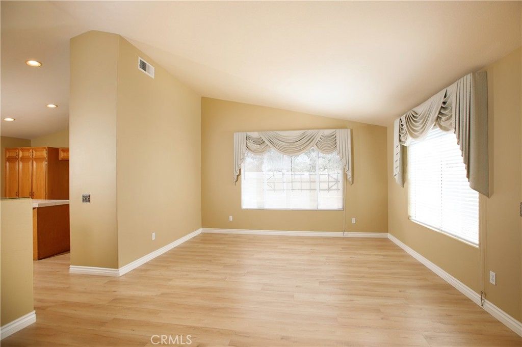 19707 Skyview Court, Canyon Country, CA 91351 — photo 4