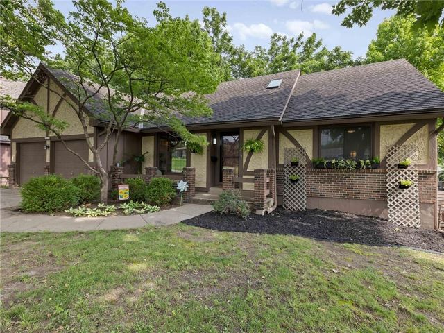 10312 W 49th Street, Shawnee, KS 66203