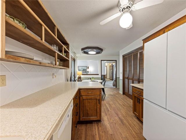 10312 W 49th Street, Shawnee, KS 66203
