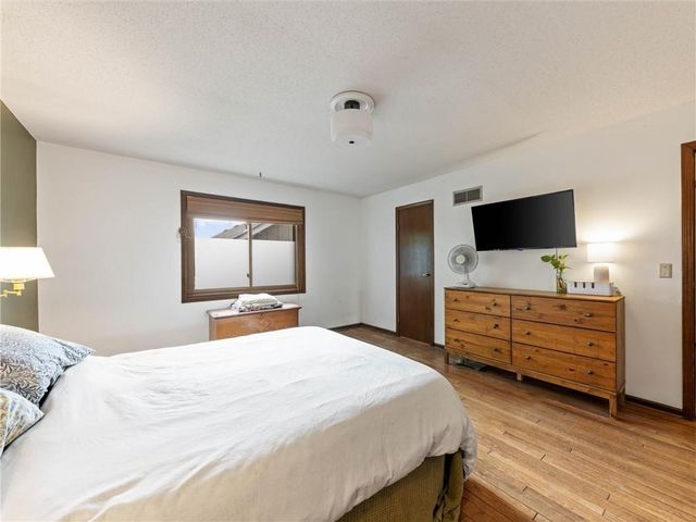 10312 W 49th Street, Shawnee, KS 66203