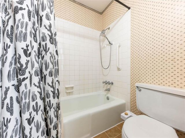 10312 W 49th Street, Shawnee, KS 66203