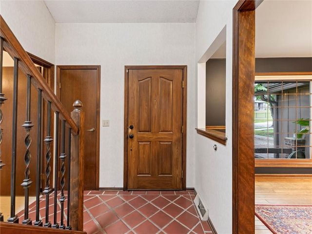 10312 W 49th Street, Shawnee, KS 66203