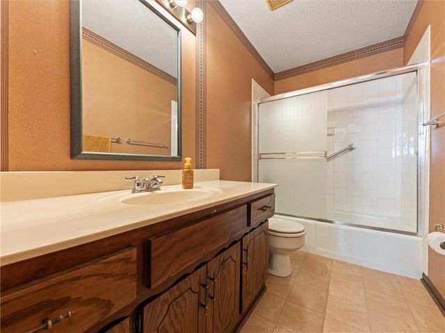 10312 W 49th Street, Shawnee, KS 66203
