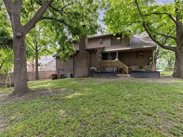 10312 W 49th Street, Shawnee, KS 66203