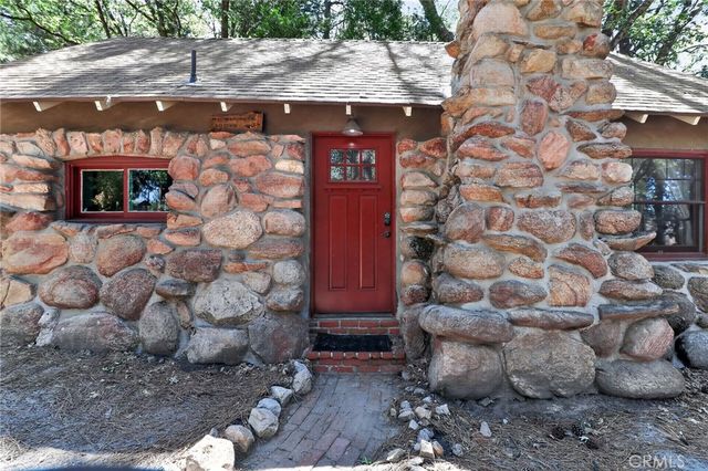 2775 View, Running Springs, CA 92382