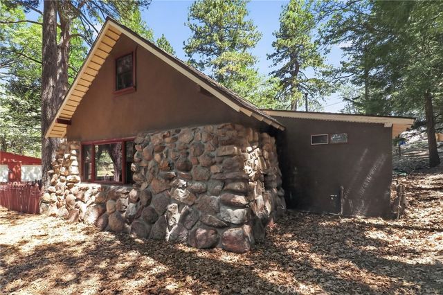 2775 View, Running Springs, CA 92382