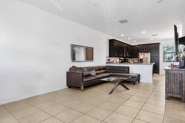 11303 SW 15th St, Pembroke Pines, FL 33025