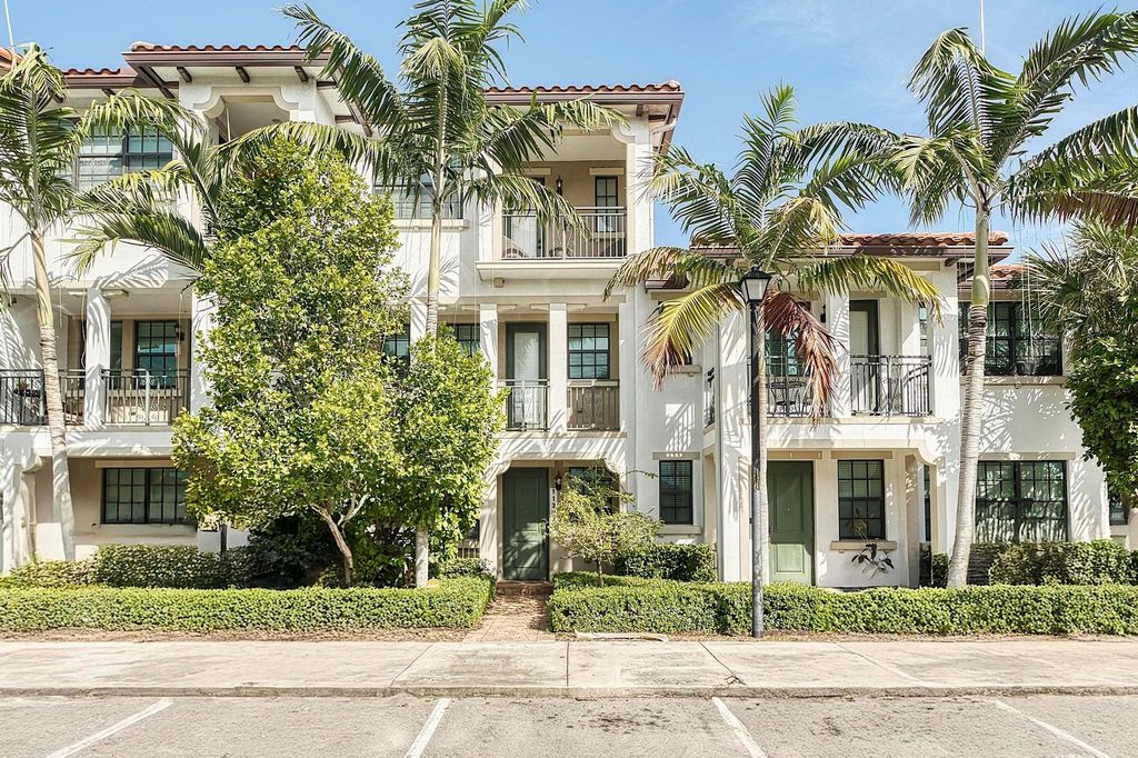 11303 SW 15th St, Pembroke Pines, FL 33025