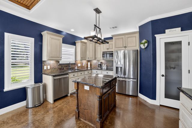 1353 E FM 1564, Quinlan, TX 75474
