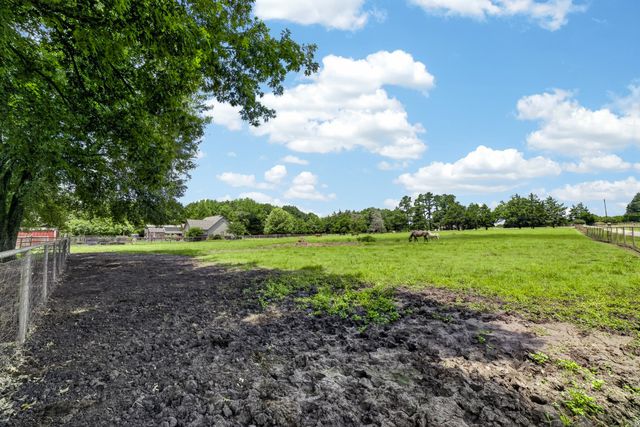 1353 E FM 1564, Quinlan, TX 75474
