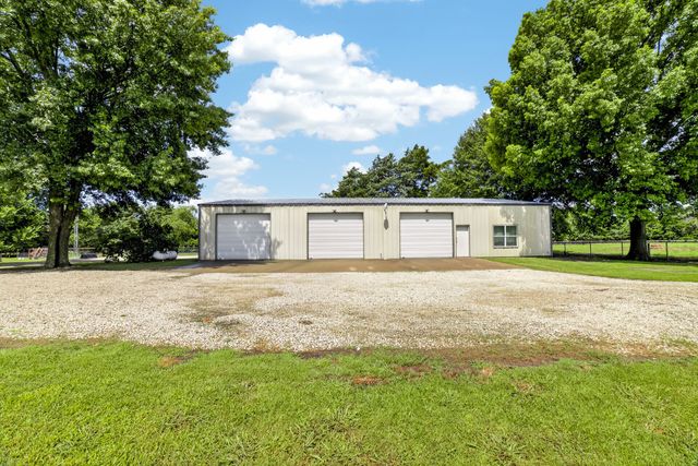 1353 E FM 1564, Quinlan, TX 75474