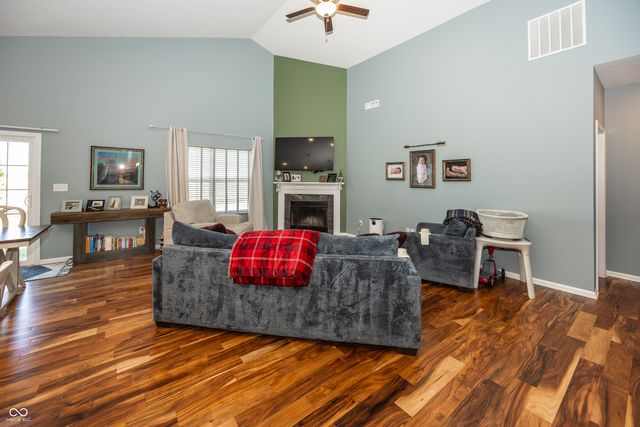 5412 Maywood Drive, Whitestown, IN 46075