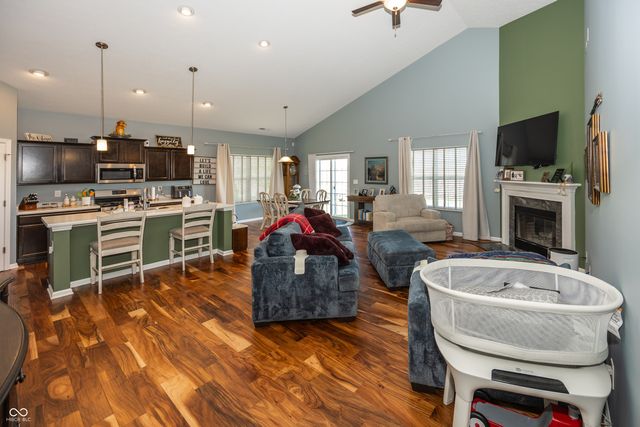 5412 Maywood Drive, Whitestown, IN 46075