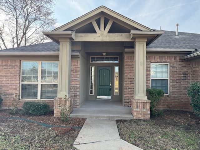 2220 SE 7th Street, Moore, OK 73160