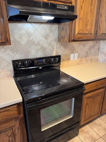 2220 SE 7th Street, Moore, OK 73160