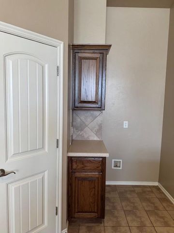 2220 SE 7th Street, Moore, OK 73160