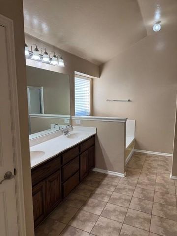 2220 SE 7th Street, Moore, OK 73160