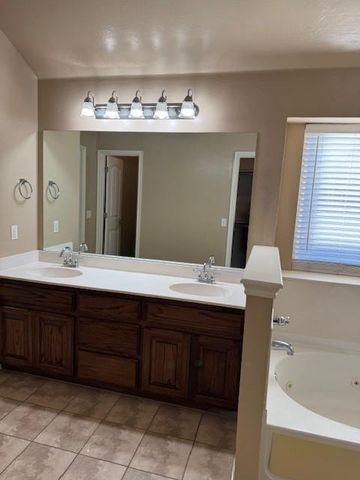 2220 SE 7th Street, Moore, OK 73160