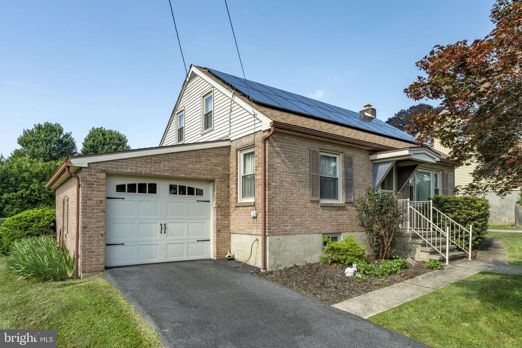 125 E COLLEGE AVE, Wernersville, PA 19565