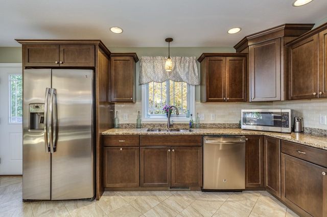 42 Lenzi Point Road, Barrington, NH 03825