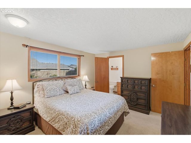 1923 RITING Ct, Salem, OR 97302