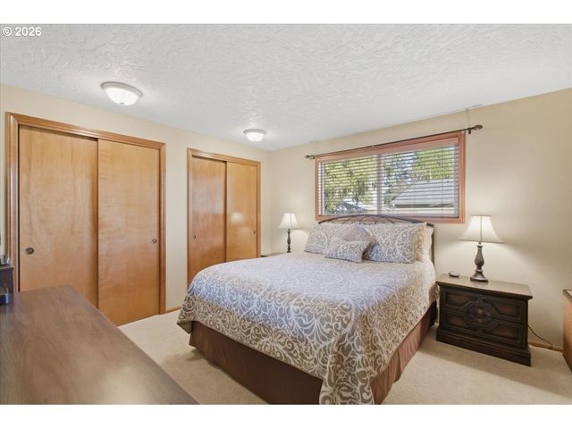 1923 RITING Ct, Salem, OR 97302