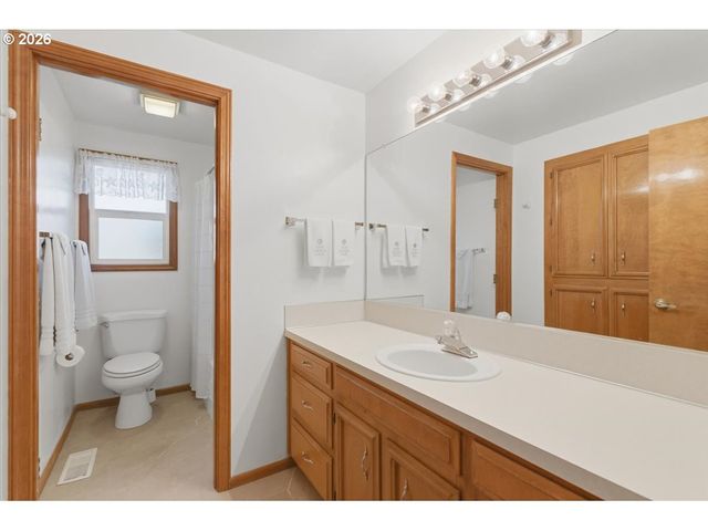 1923 RITING Ct, Salem, OR 97302