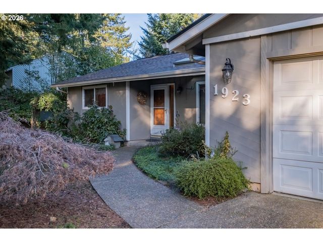 1923 RITING Ct, Salem, OR 97302