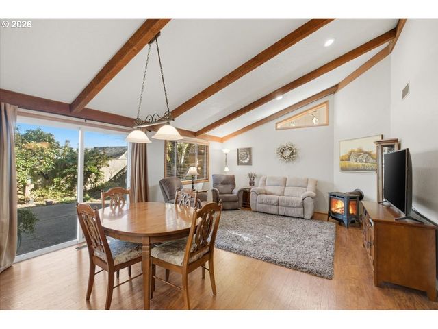 1923 RITING Ct, Salem, OR 97302